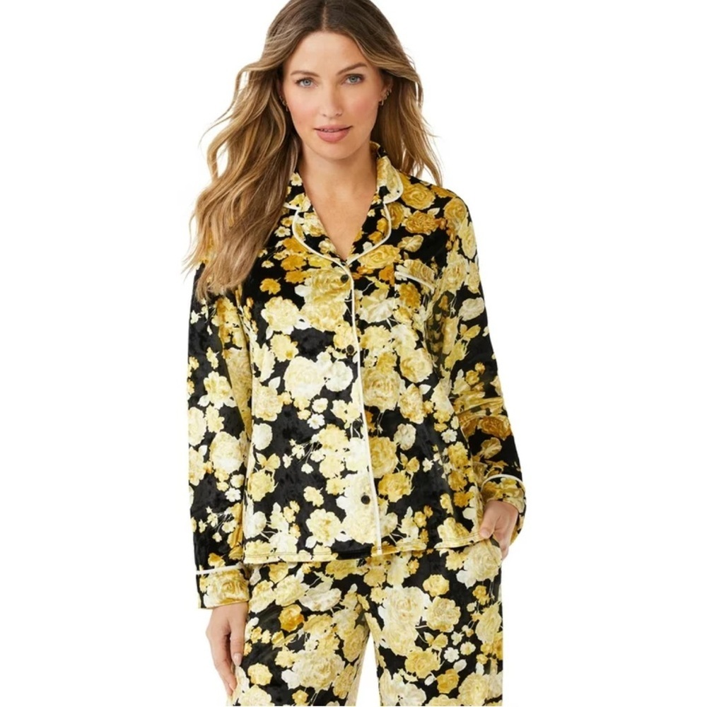 SOFIA VERGARA Sofia Intimates velvet pajama set